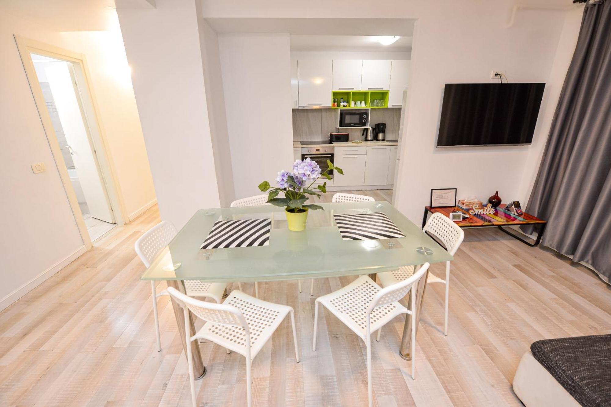 Ideal Accommodation Old Town บูคาเรสต์ ภายนอก รูปภาพ